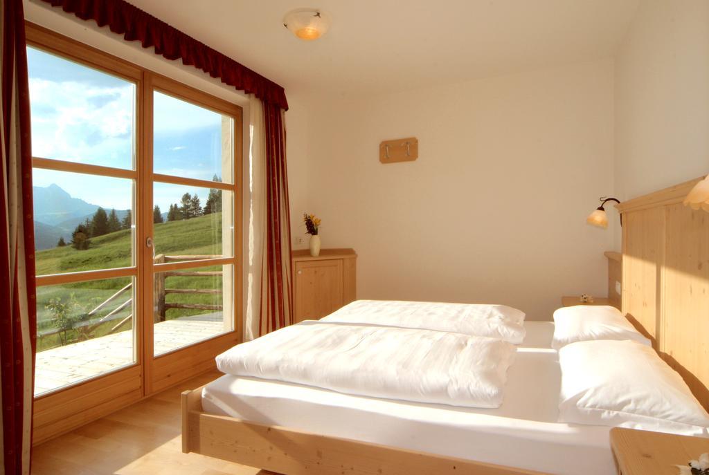 Apartments Serghela San Cassiano  Room photo